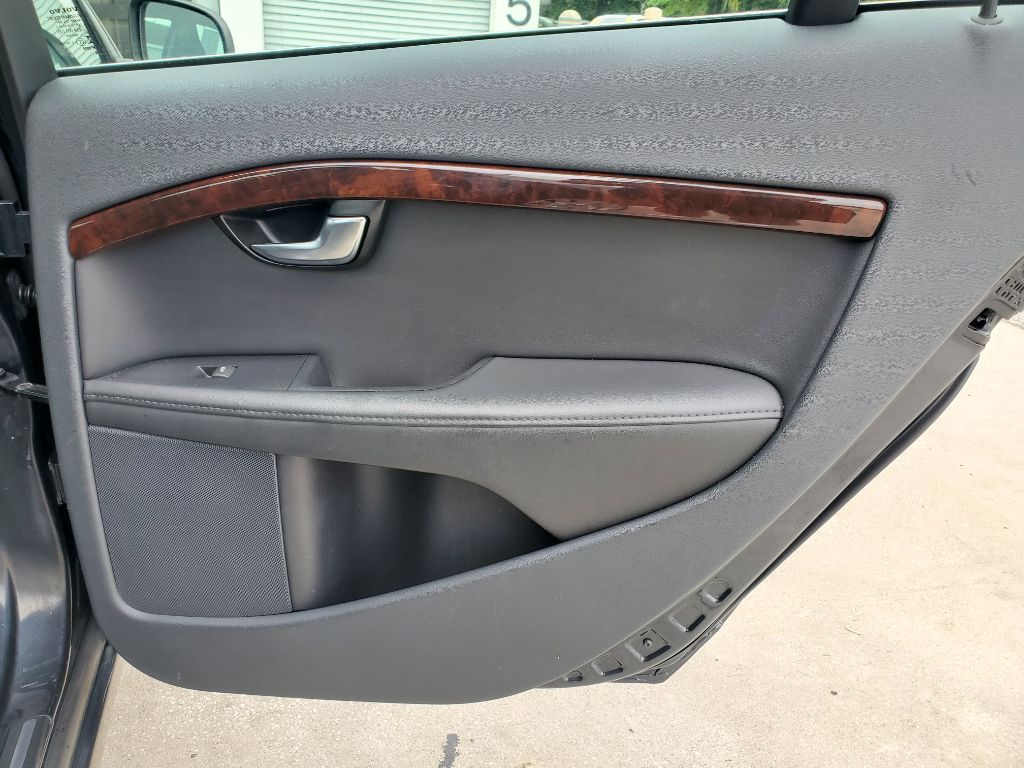 2015 Volvo S80 - $8,750