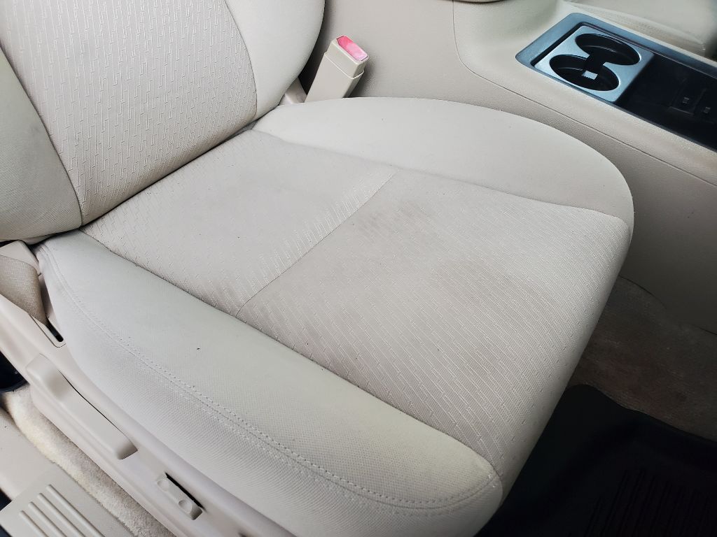 2011 Chevrolet Avalanche - $7,750