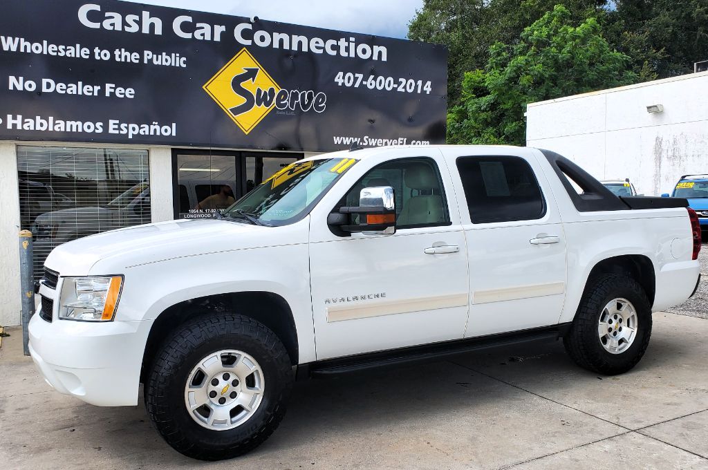 2011 Chevrolet Avalanche - $7,750