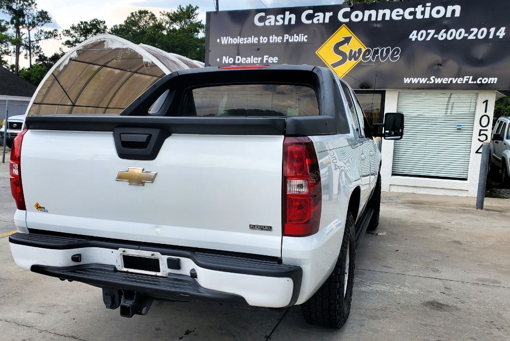 2011 Chevrolet Avalanche - $7,750
