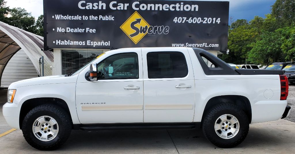 2011 Chevrolet Avalanche - $7,750