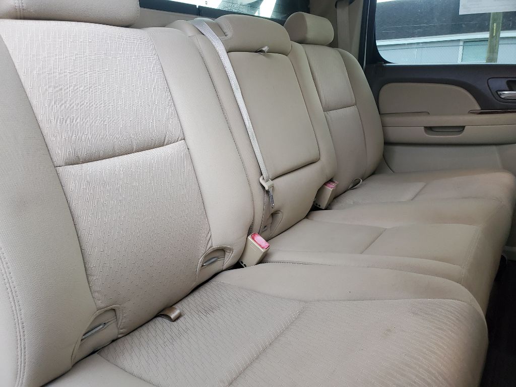 2011 Chevrolet Avalanche - $7,750