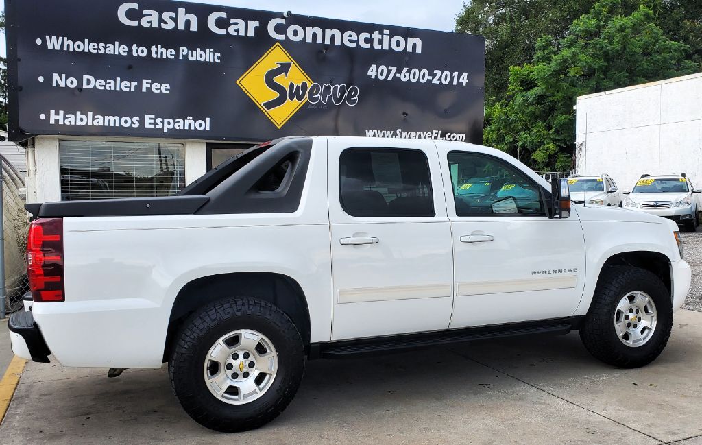 2011 Chevrolet Avalanche - $7,750