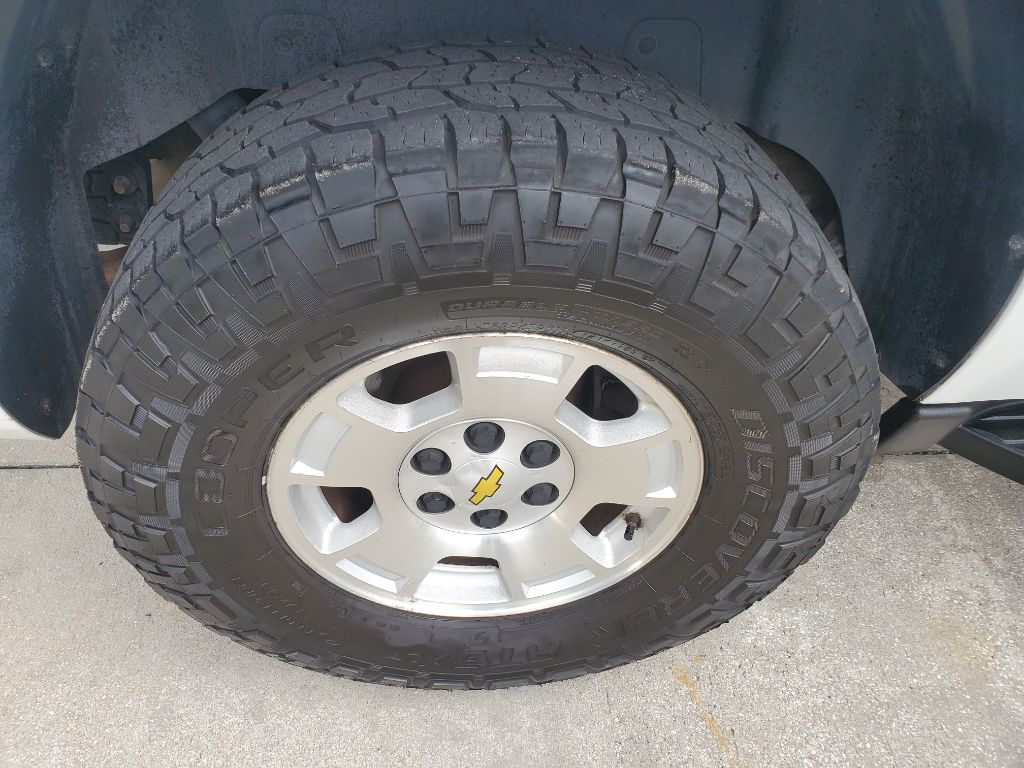 2011 Chevrolet Avalanche - $7,750