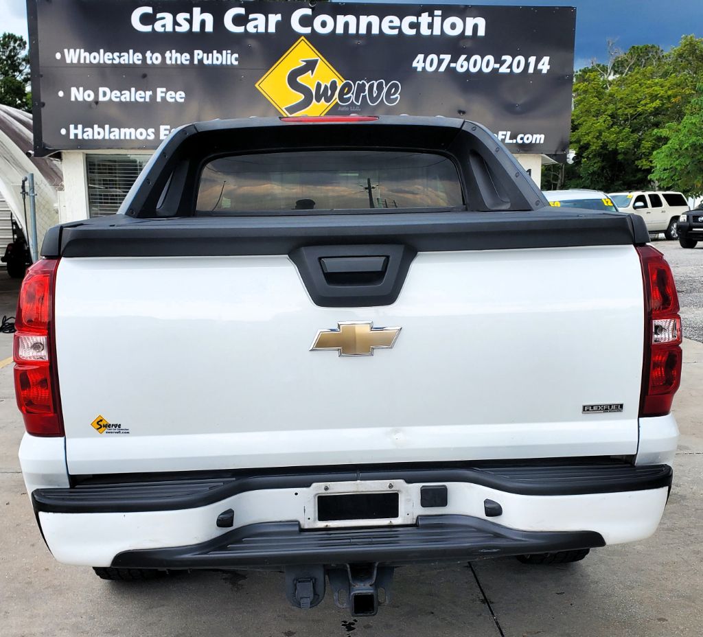 2011 Chevrolet Avalanche - $7,750