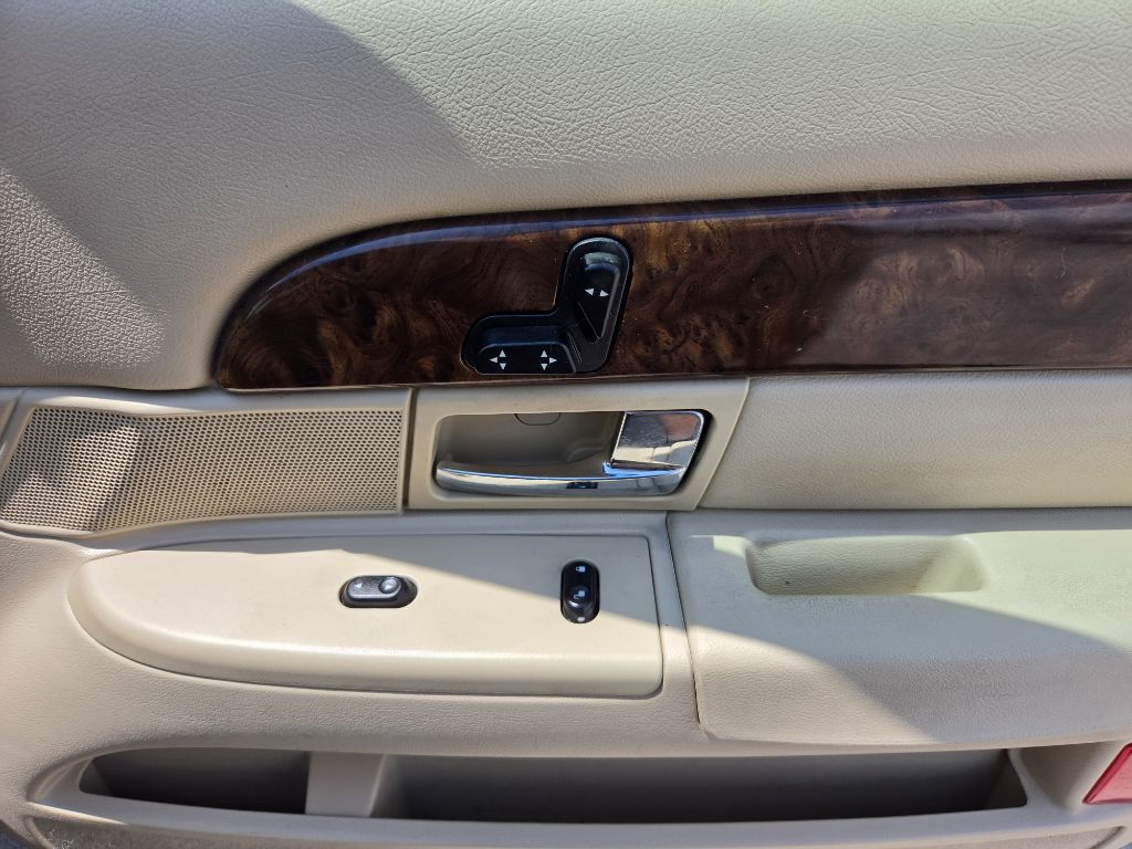 2008 Mercury Grand Marquis - $7,750
