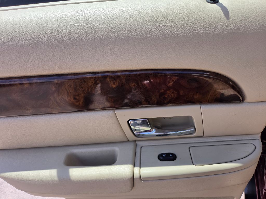 2008 Mercury Grand Marquis - $7,750