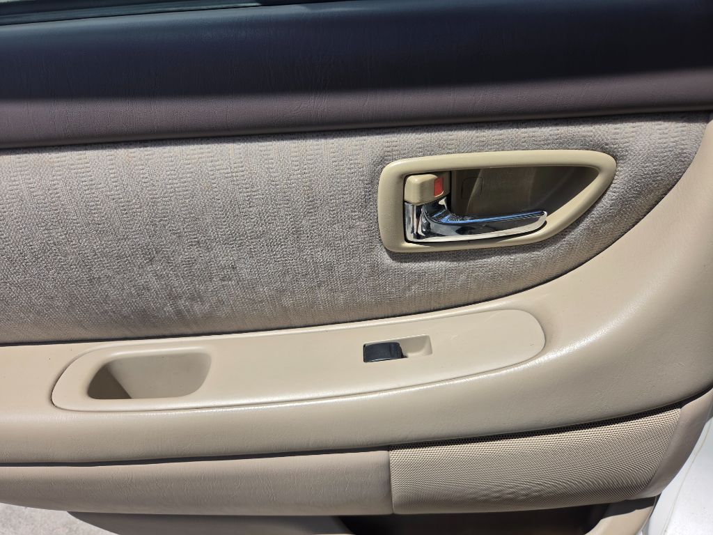 2001 Toyota Avalon - $3,750