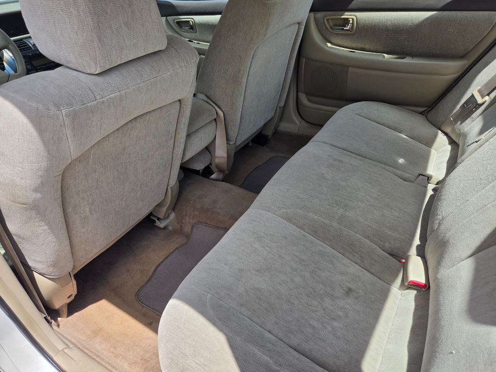 2001 Toyota Avalon - $3,750