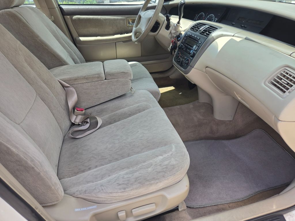 2001 Toyota Avalon - $3,750