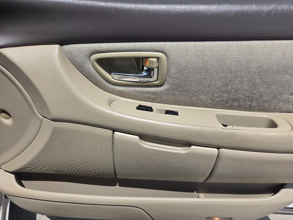 2001 Toyota Avalon - $3,750