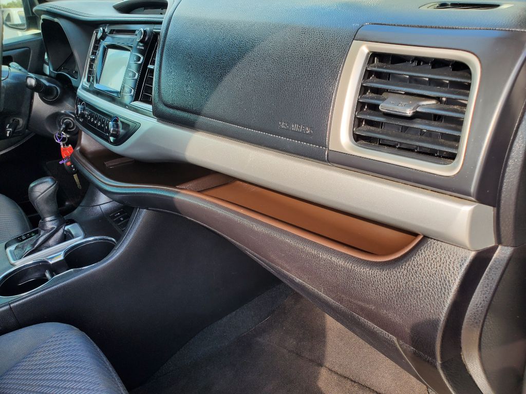 2019 Toyota Highlander - $14,750