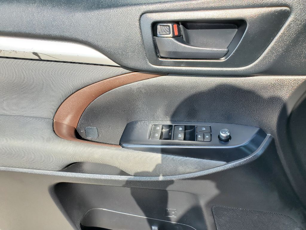 2019 Toyota Highlander - $14,750