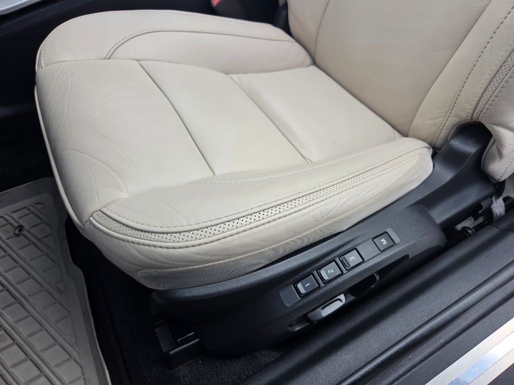 2013 Volvo C70 - $8,750