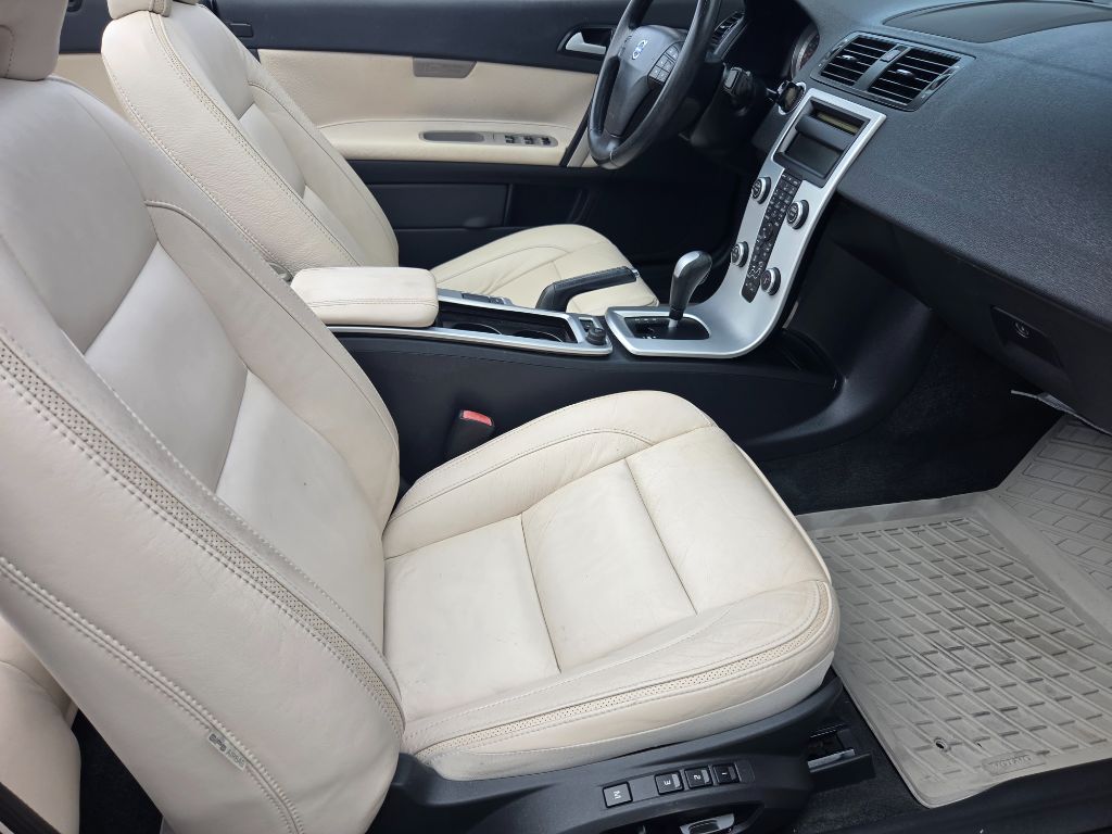 2013 Volvo C70 - $8,750