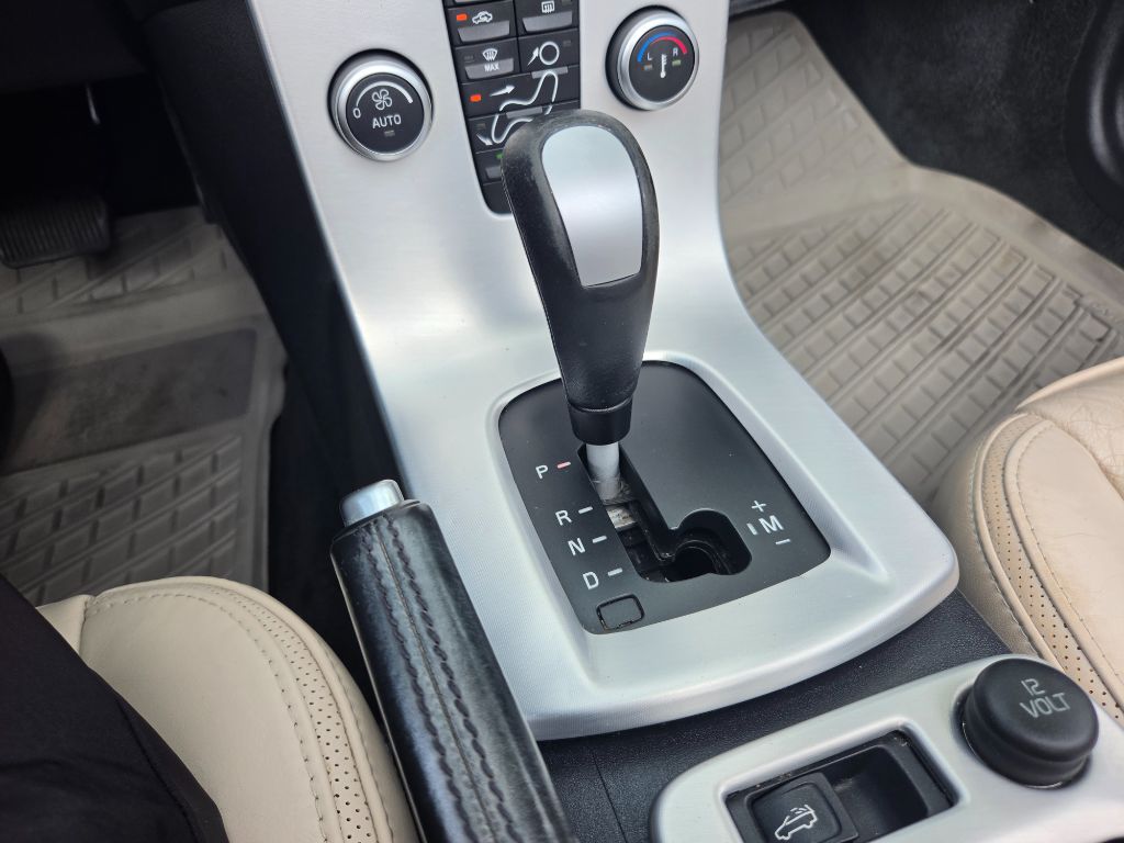 2013 Volvo C70 - $8,750