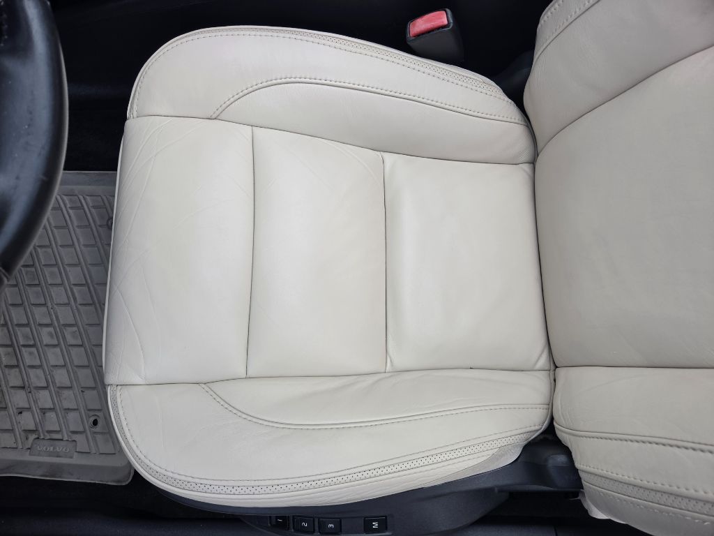 2013 Volvo C70 - $8,750
