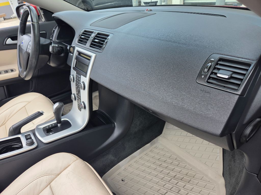 2013 Volvo C70 - $8,750