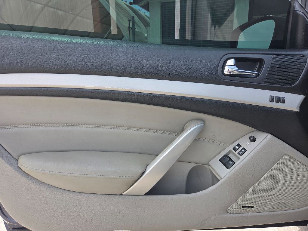 2009 INFINITI G - $8,750
