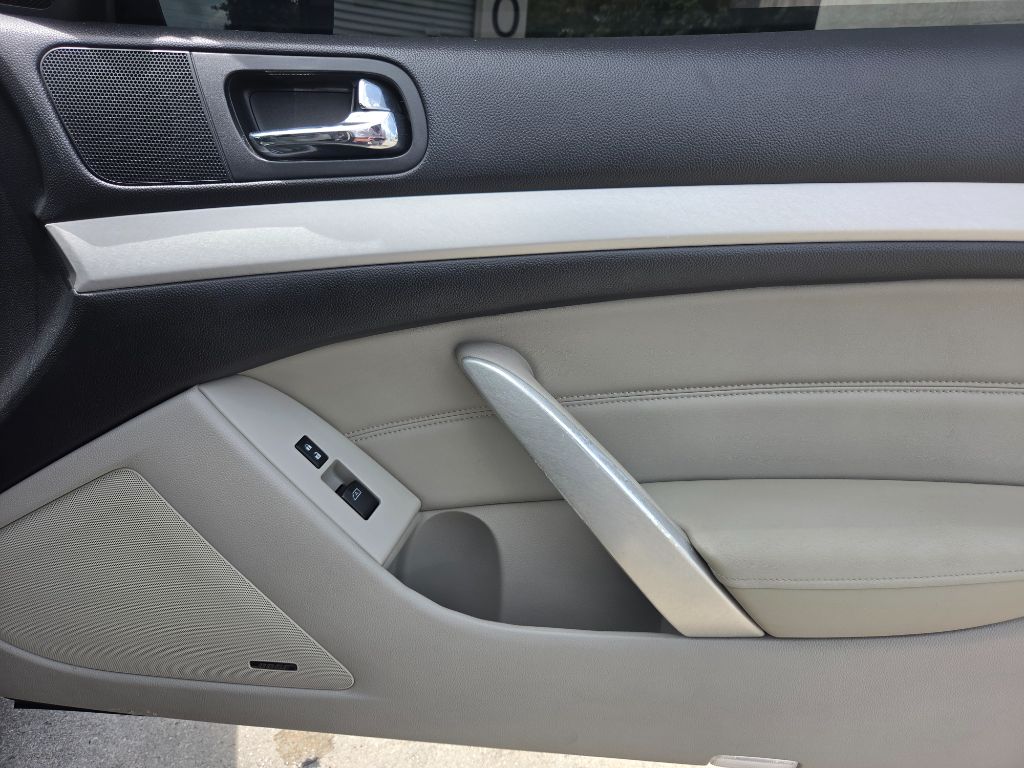 2009 INFINITI G - $8,750