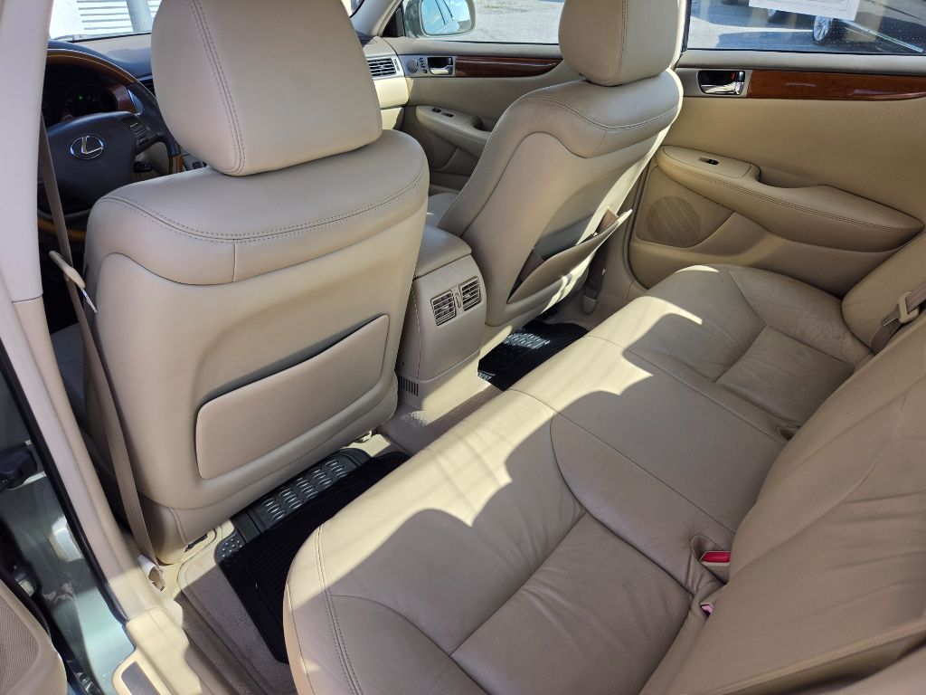 2005 Lexus ES - $5,250