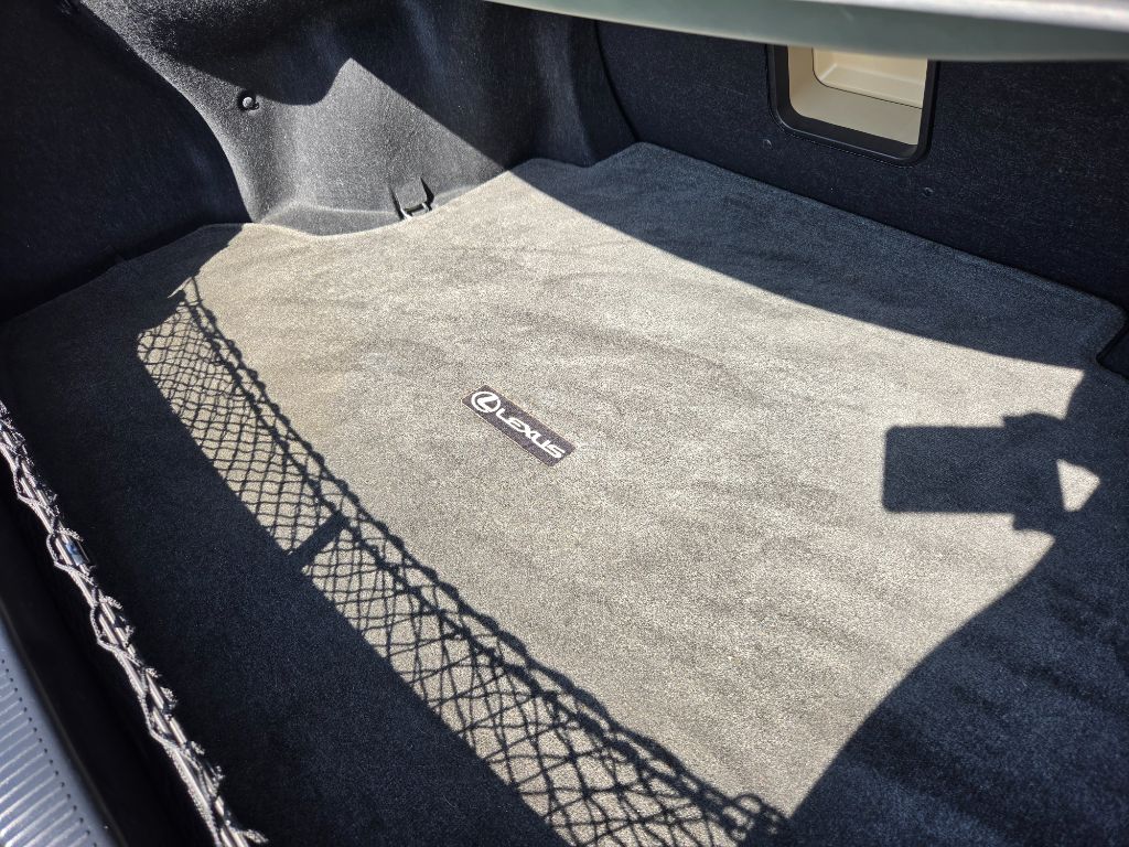 2005 Lexus ES - $5,250