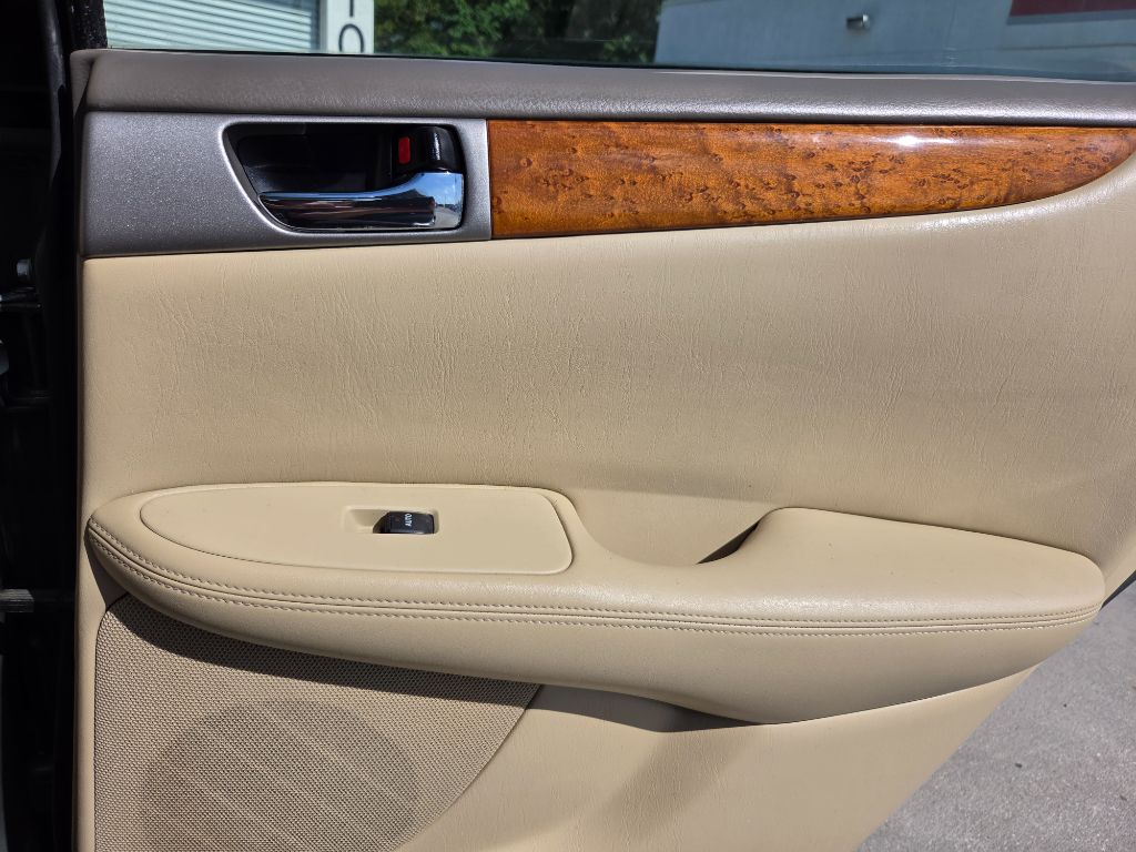 2005 Lexus ES - $5,250