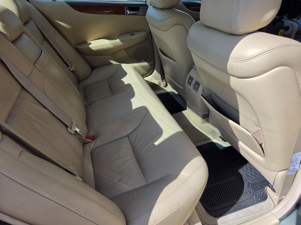 2005 Lexus ES - $5,250