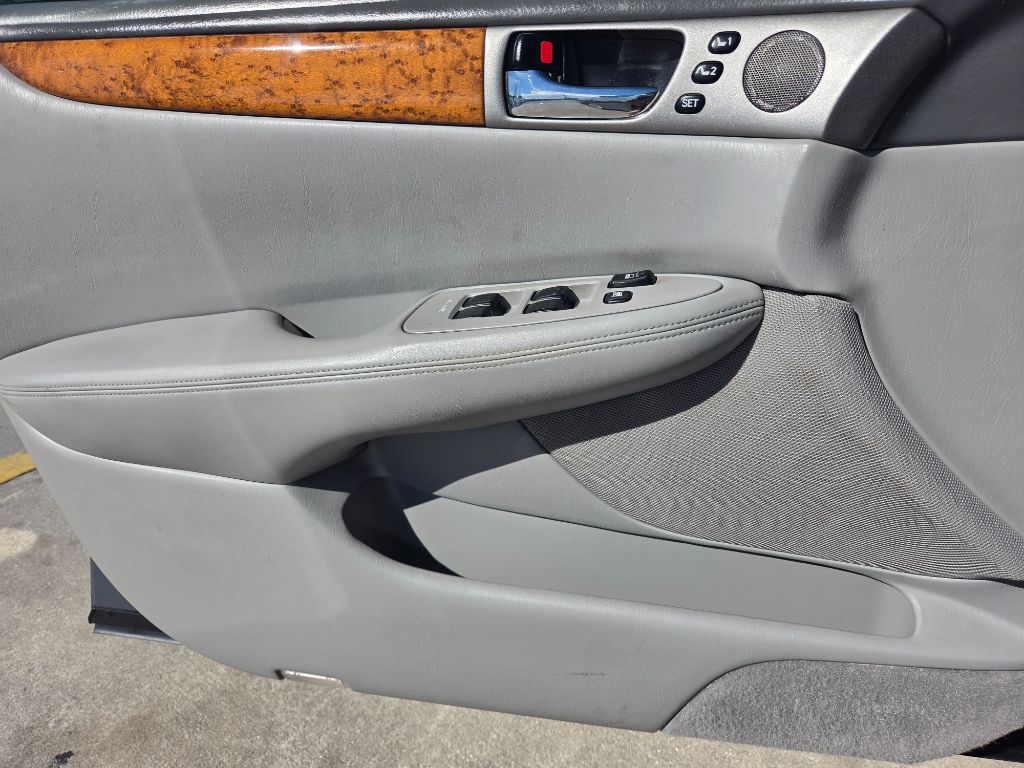 2005 Lexus ES - $6,750