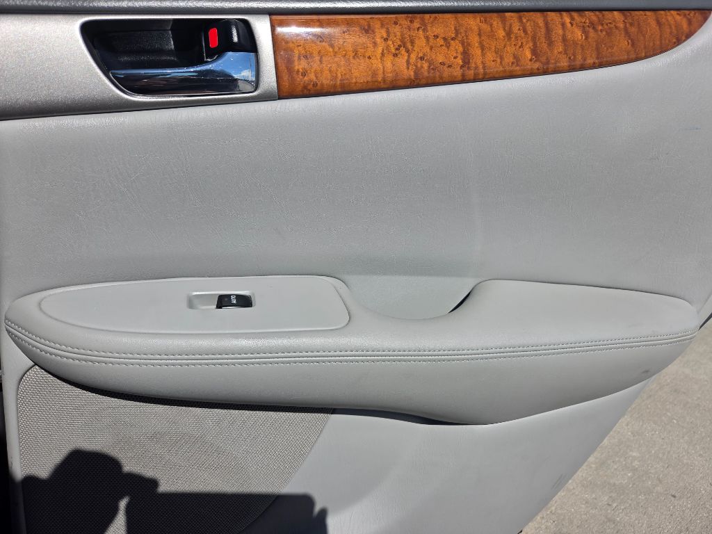 2005 Lexus ES - $6,750