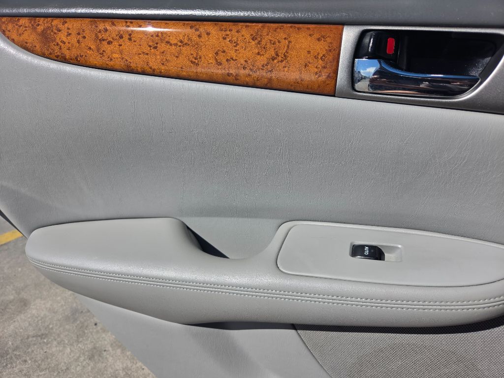 2005 Lexus ES - $6,750