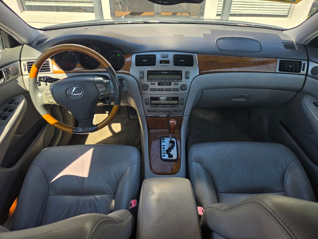 2005 Lexus ES - $6,750