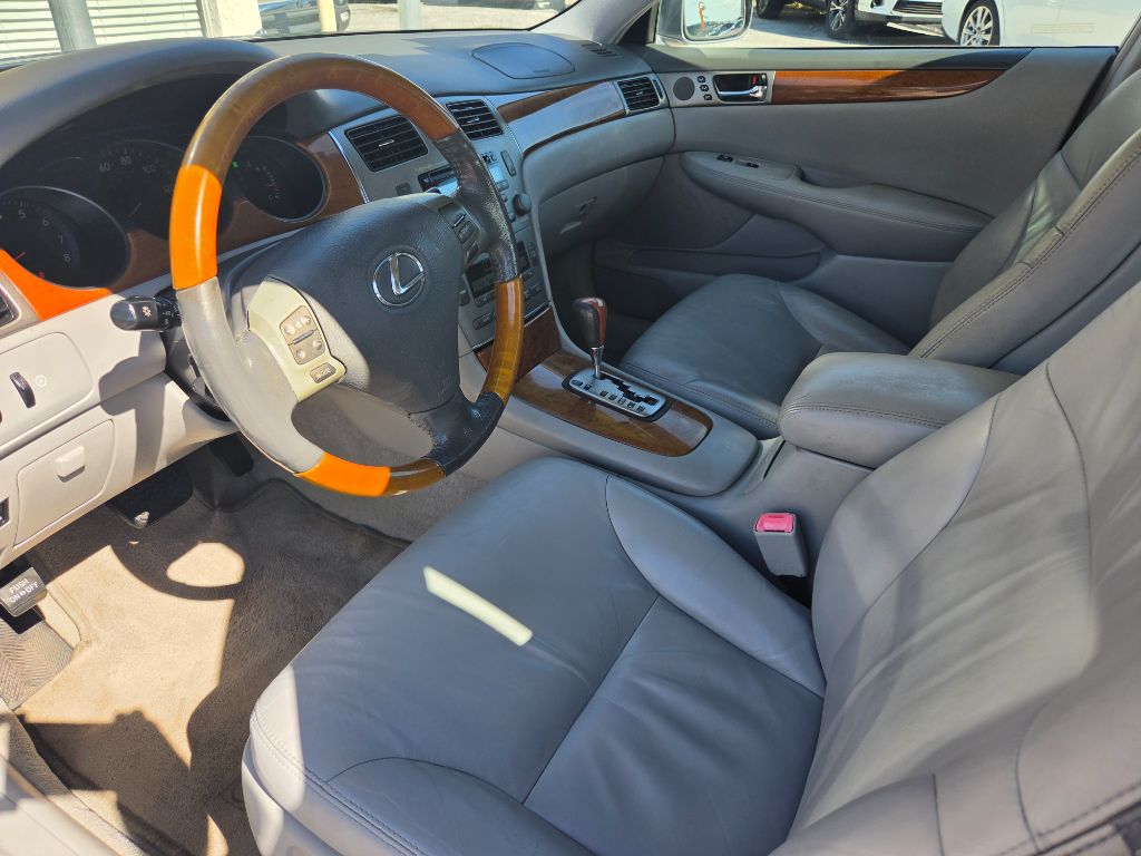 2005 Lexus ES - $6,750
