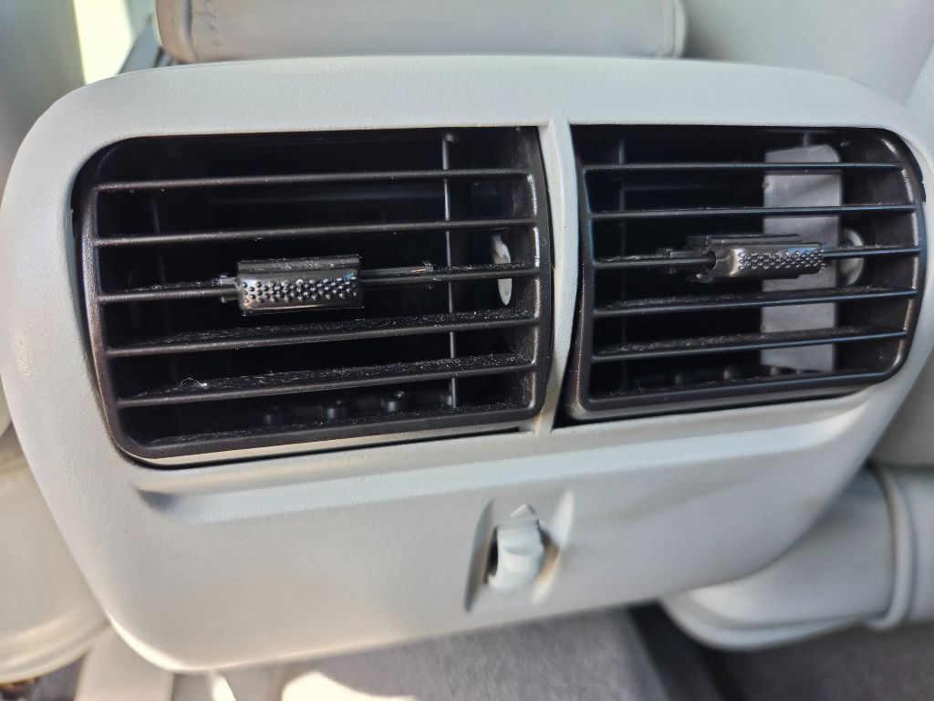 2005 Lincoln Town Car - $7,750