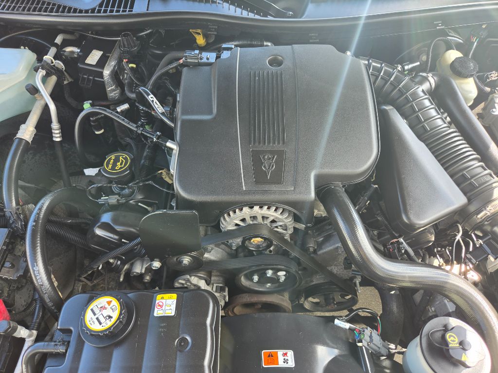 2005 Lincoln Town Car - $7,750