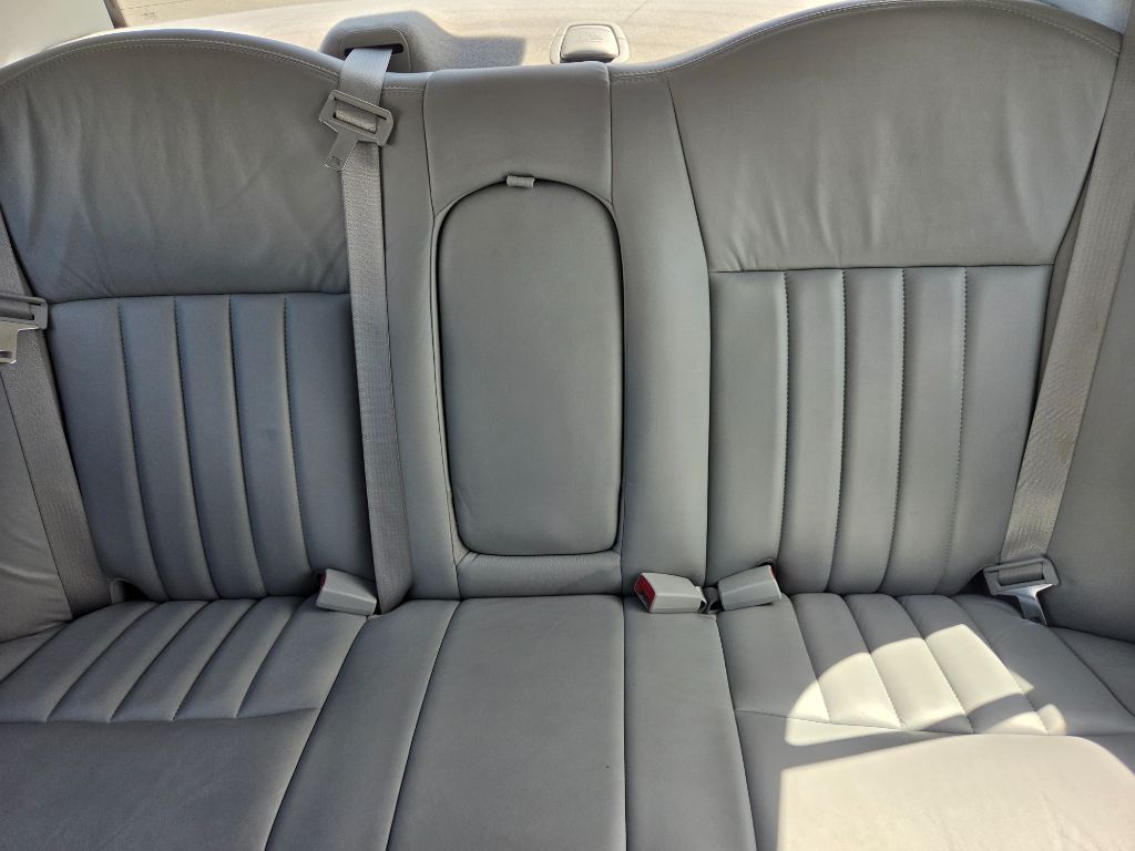 2005 Lincoln Town Car - $7,750