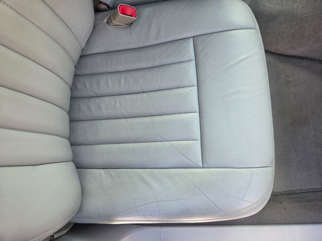 2005 Lincoln Town Car - $7,750