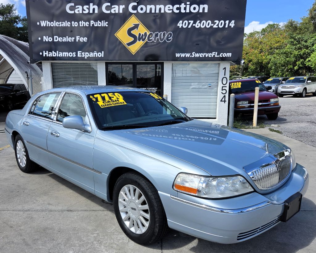 2005 Lincoln Town Car - $7,750