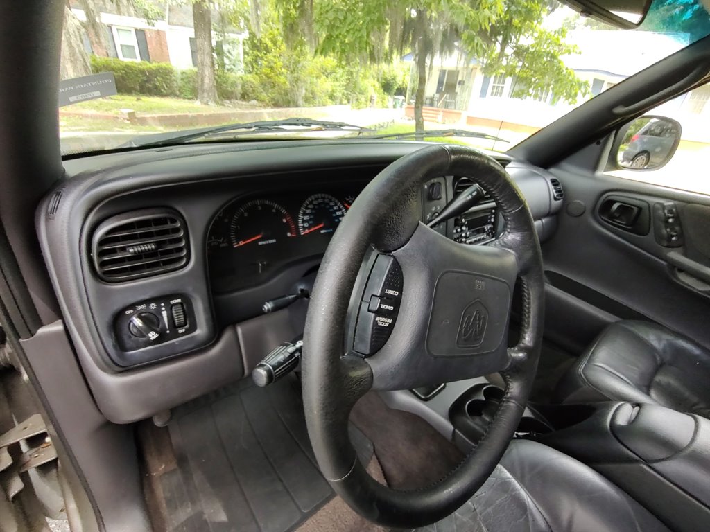 1999 Dodge Durango SLT photo