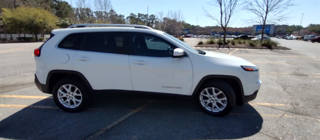 2015 Jeep Cherokee Latitude photo