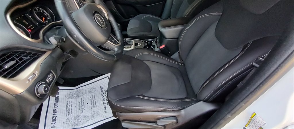 2015 Jeep Cherokee Latitude photo