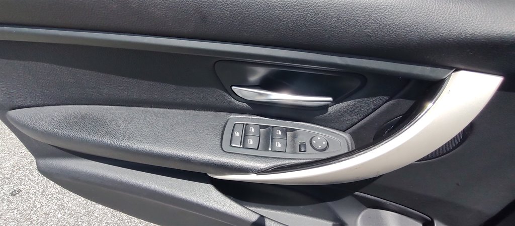 2017 BMW 320i - $12,399
