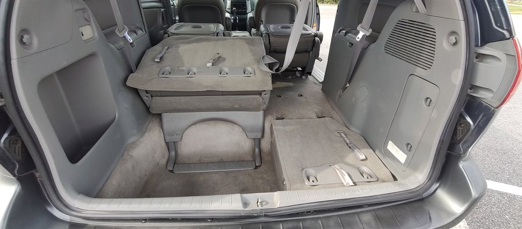 2006 Toyota Sienna - $5,899