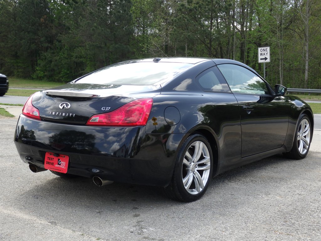 2009 Infiniti Integra photo