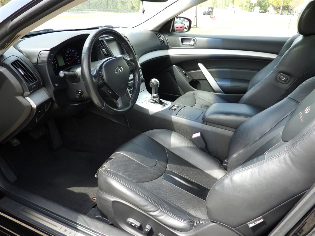 2009 Infiniti Integra photo