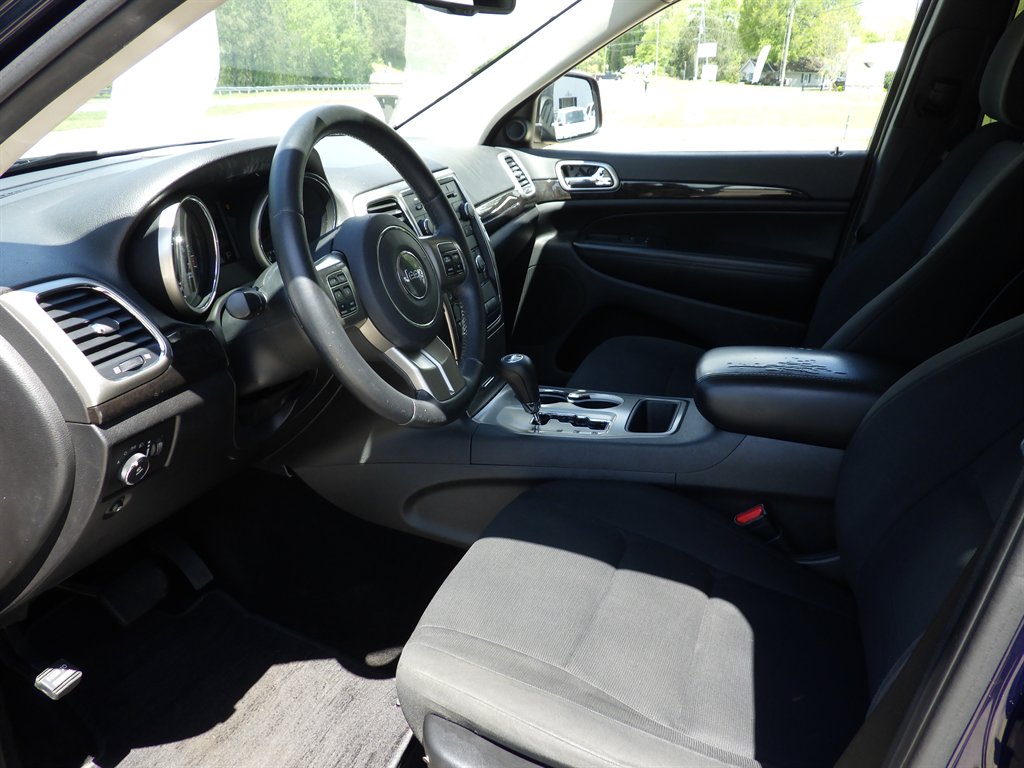 2013 Jeep Grand Cherokee Laredo photo