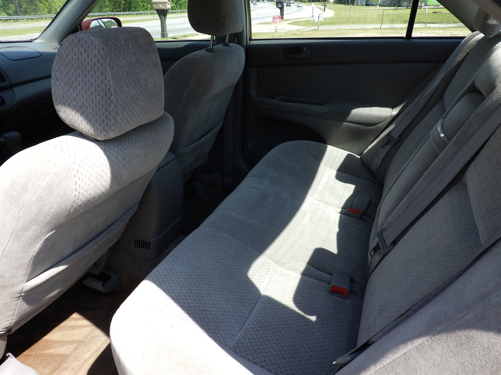 2003 Toyota Camry LE photo