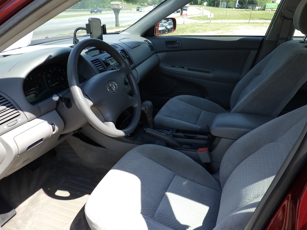 2003 Toyota Camry LE photo