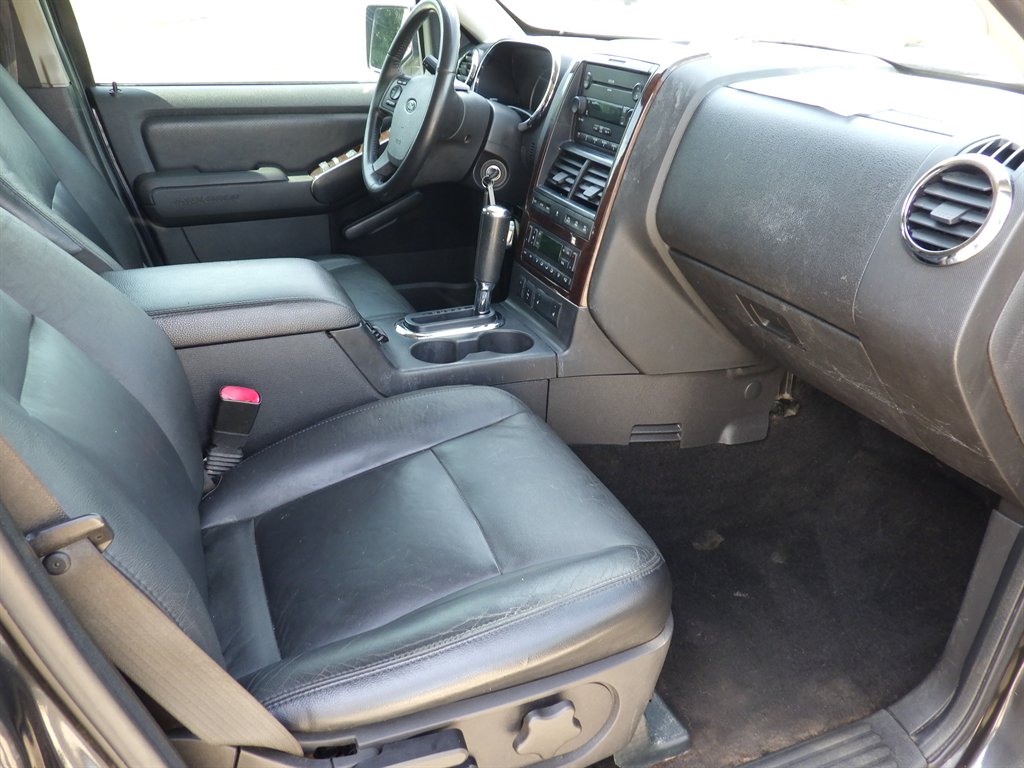 2007 Ford Explorer Limited photo
