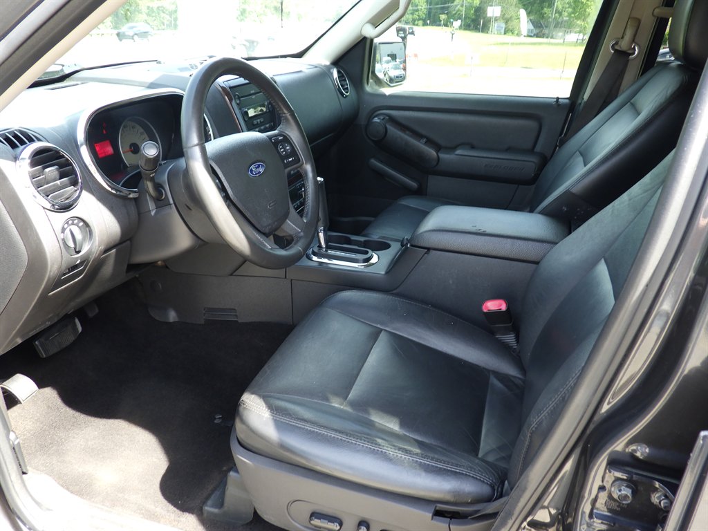 2007 Ford Explorer Limited photo